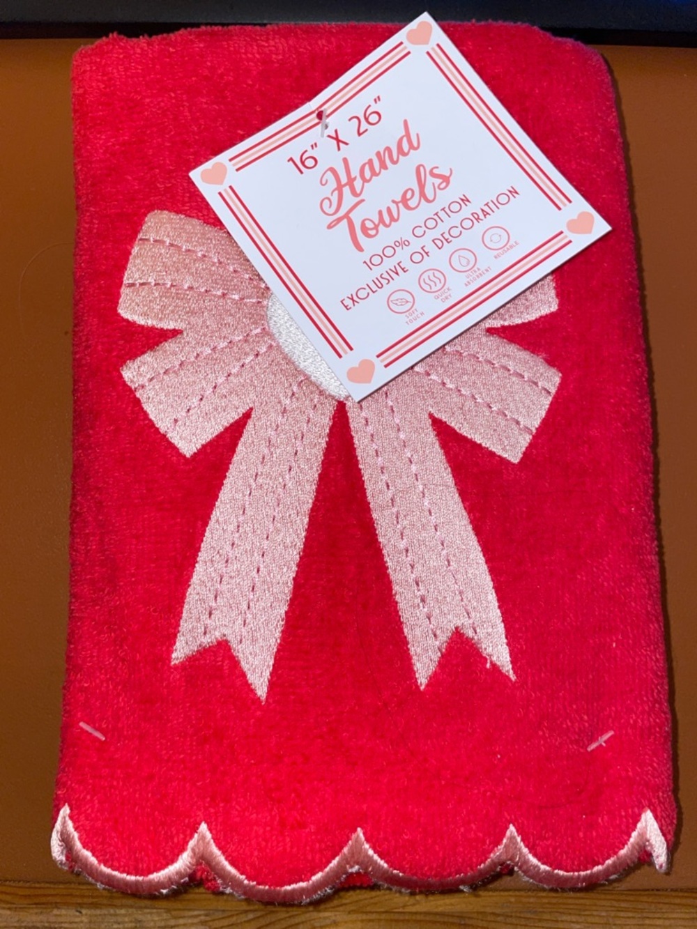 Bow and Heart Design with Scallop Border Hand Towel Set NWT